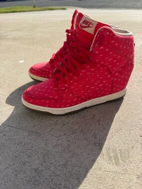 Nike Women's Red High-Top Wedge Sneakers with Pattern